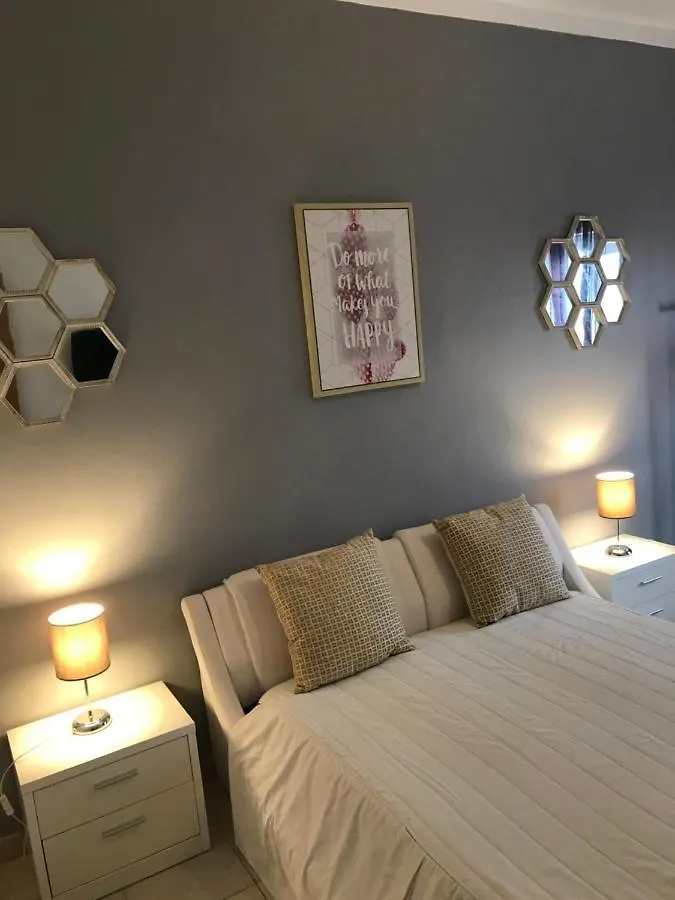 Sun Place Guest House 拉哥斯
